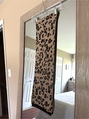 Calvin Klein Beige Cheetah Print Scarf NWOT One Size